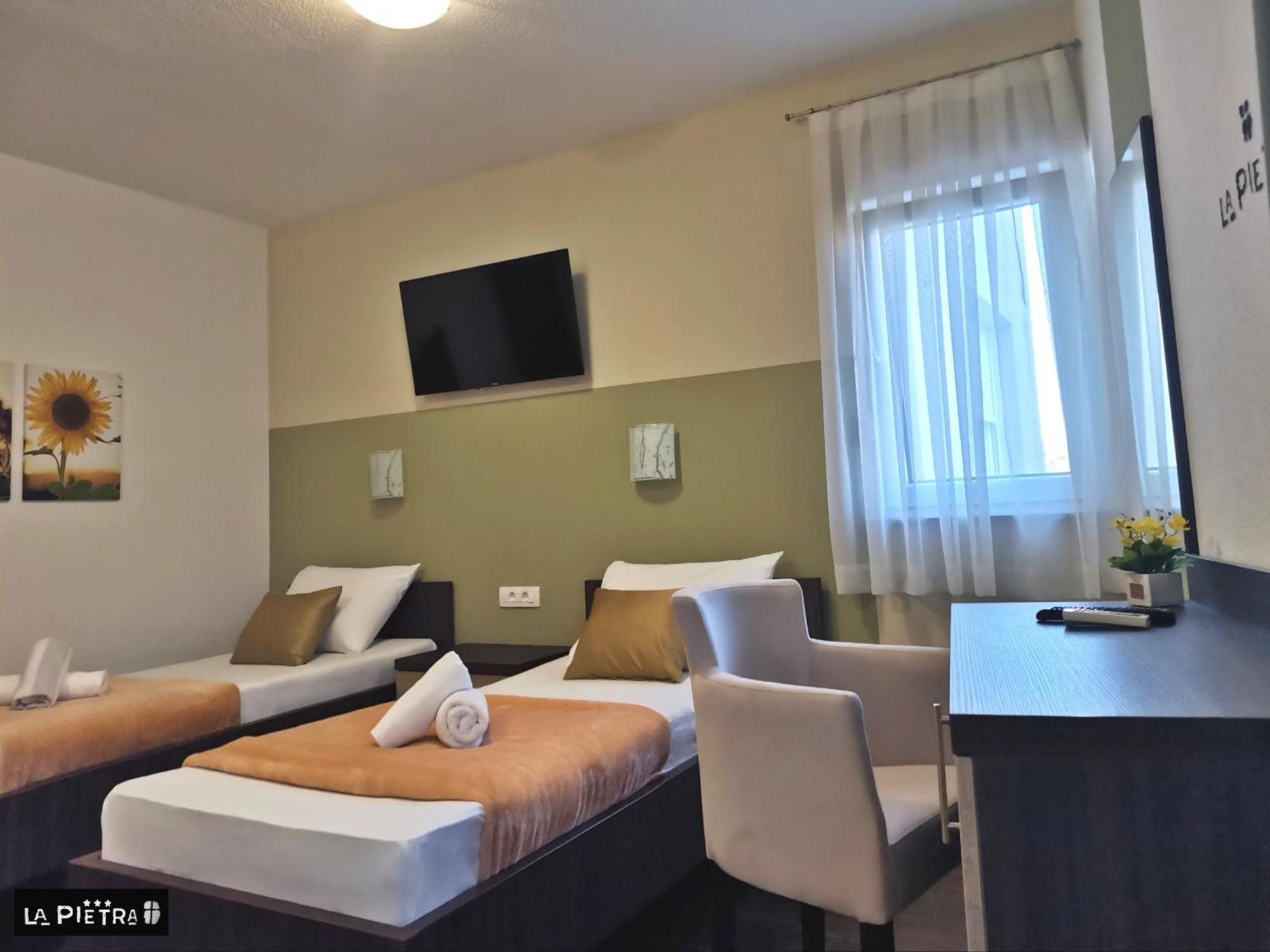 La Pietra Family Hotel Medjugorje Phòng bức ảnh